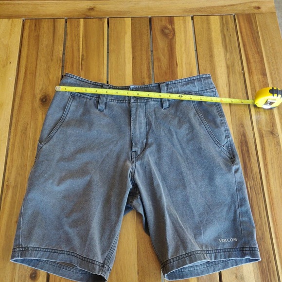 Volcom men's Swim Shorts Gray Drawing Waist Size 28 Swimming. - Picture 5 of 7